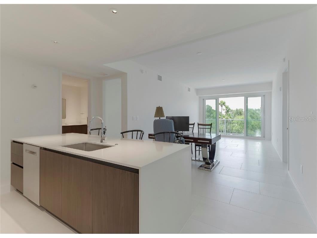 1020 Sunset Point Road #302 Clearwater FL 33755 TB8419333 image6