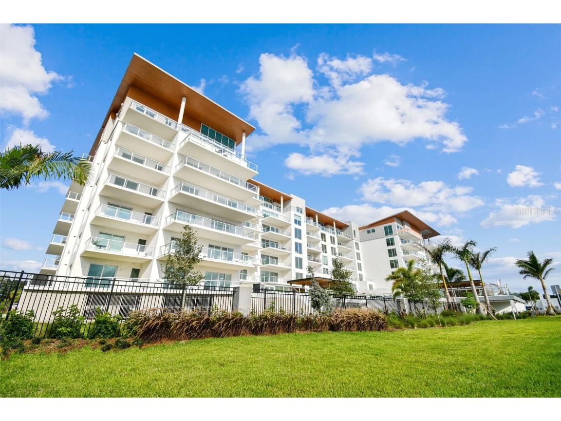 1020 Sunset Point Road #502 Clearwater FL 33755 U8205712 image1