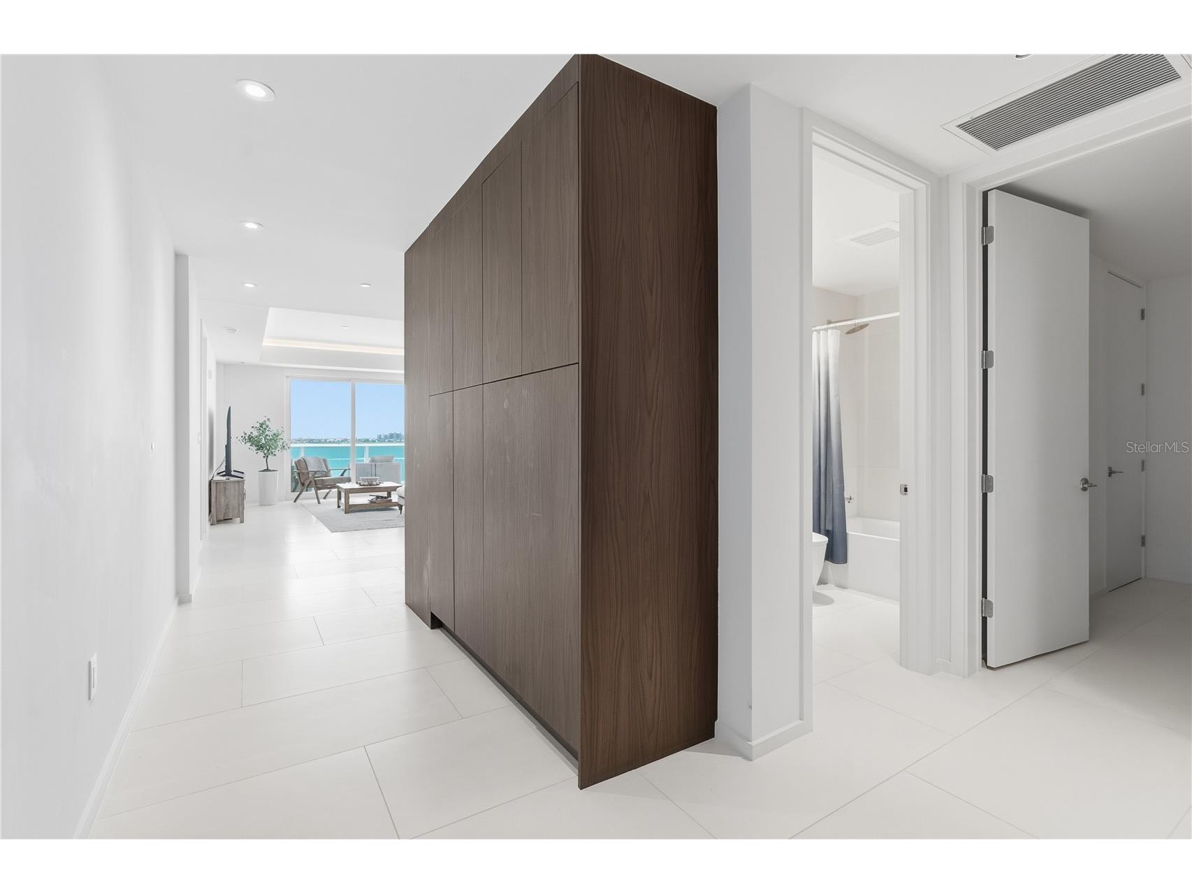 1020 Sunset Point Road #505 Clearwater FL 33755 TB8484081 image3