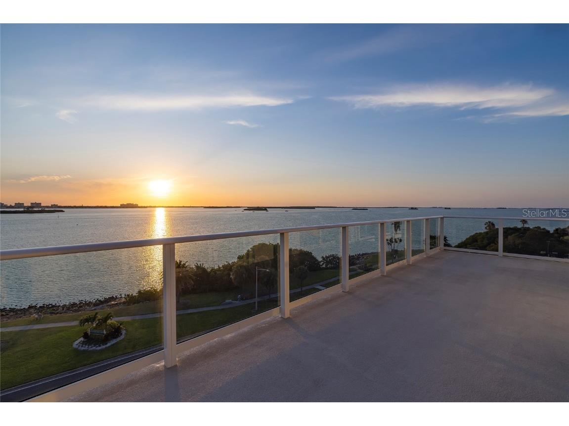 1020 Sunset Point Road #603 Clearwater FL 33755 U8199382 image1