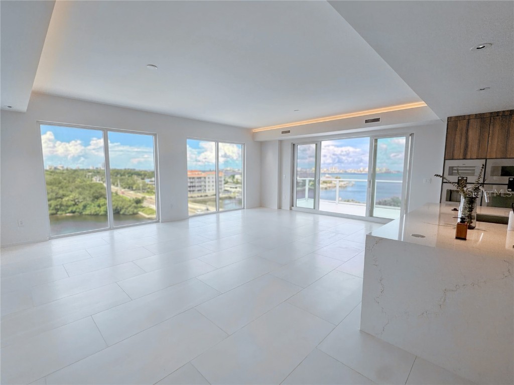 1020 Sunset Point Road #609 Clearwater FL 33755 TB8443418 image3