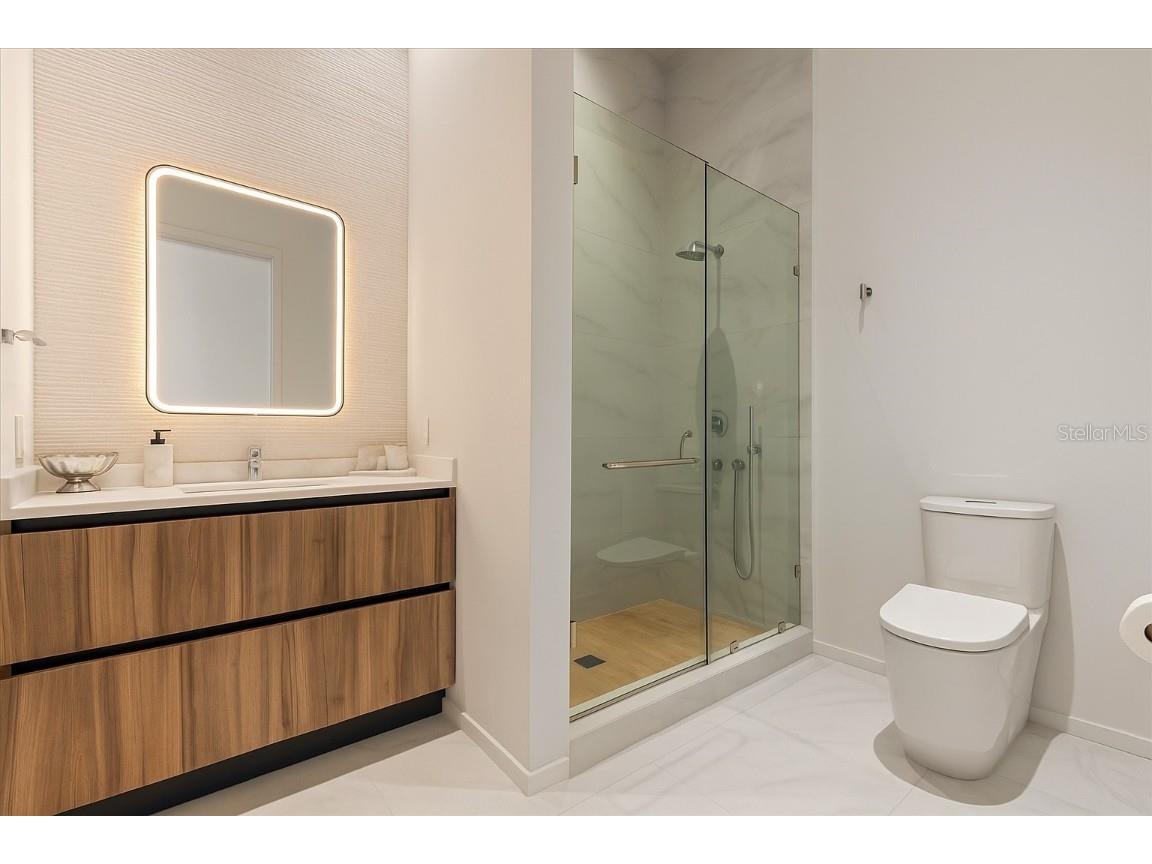 1020 Sunset Point Road #703 Clearwater FL 33755 TB8460720 image17