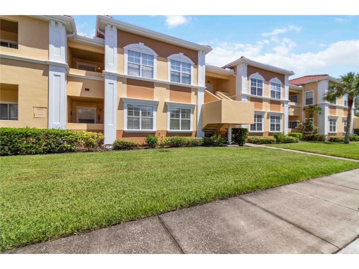 1020 Villagio Circle #202 Sarasota FL 34237 A4618733 image1