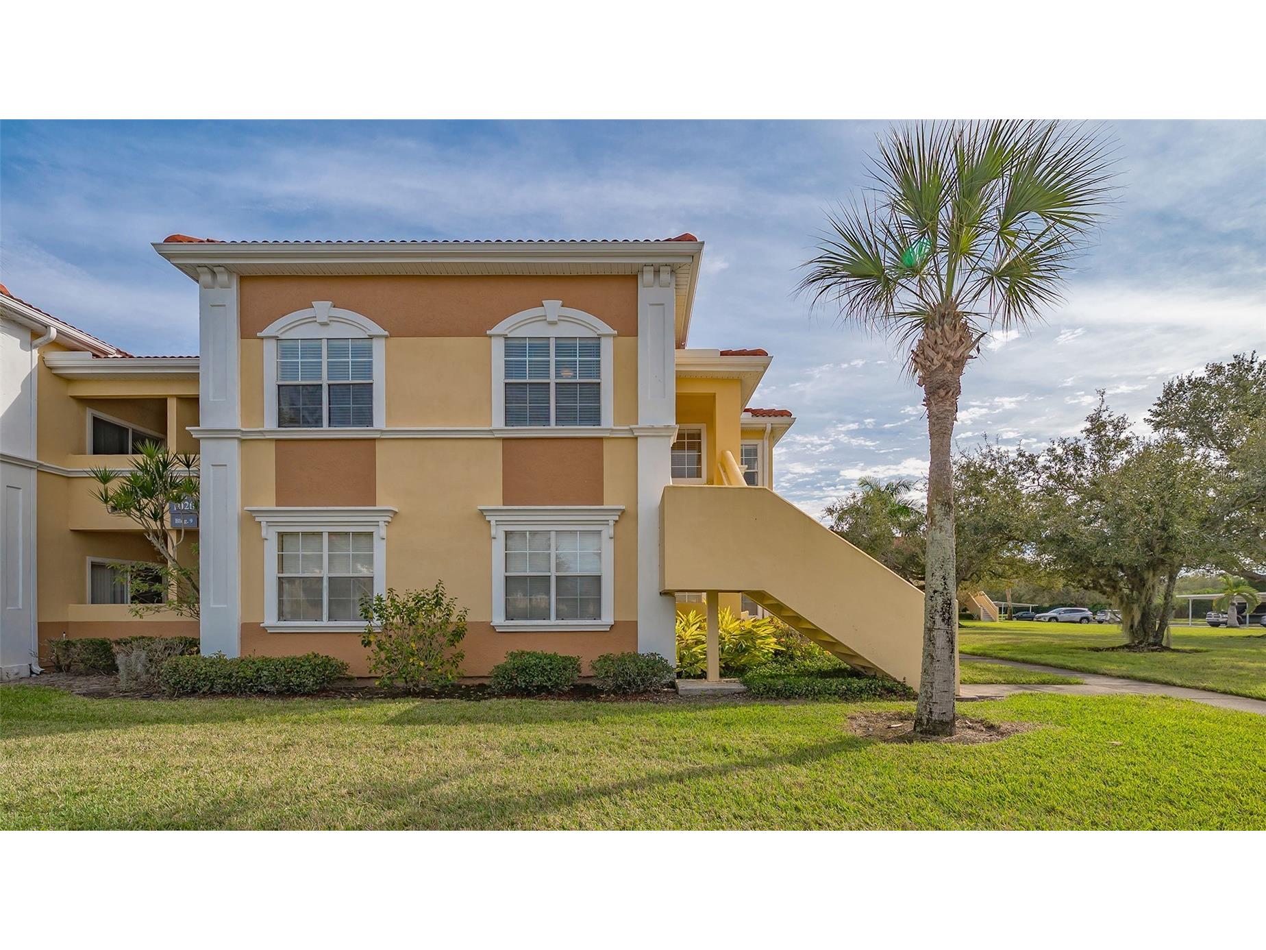 1020 Villagio Circle #204 Sarasota FL 34237 A4677831 image1