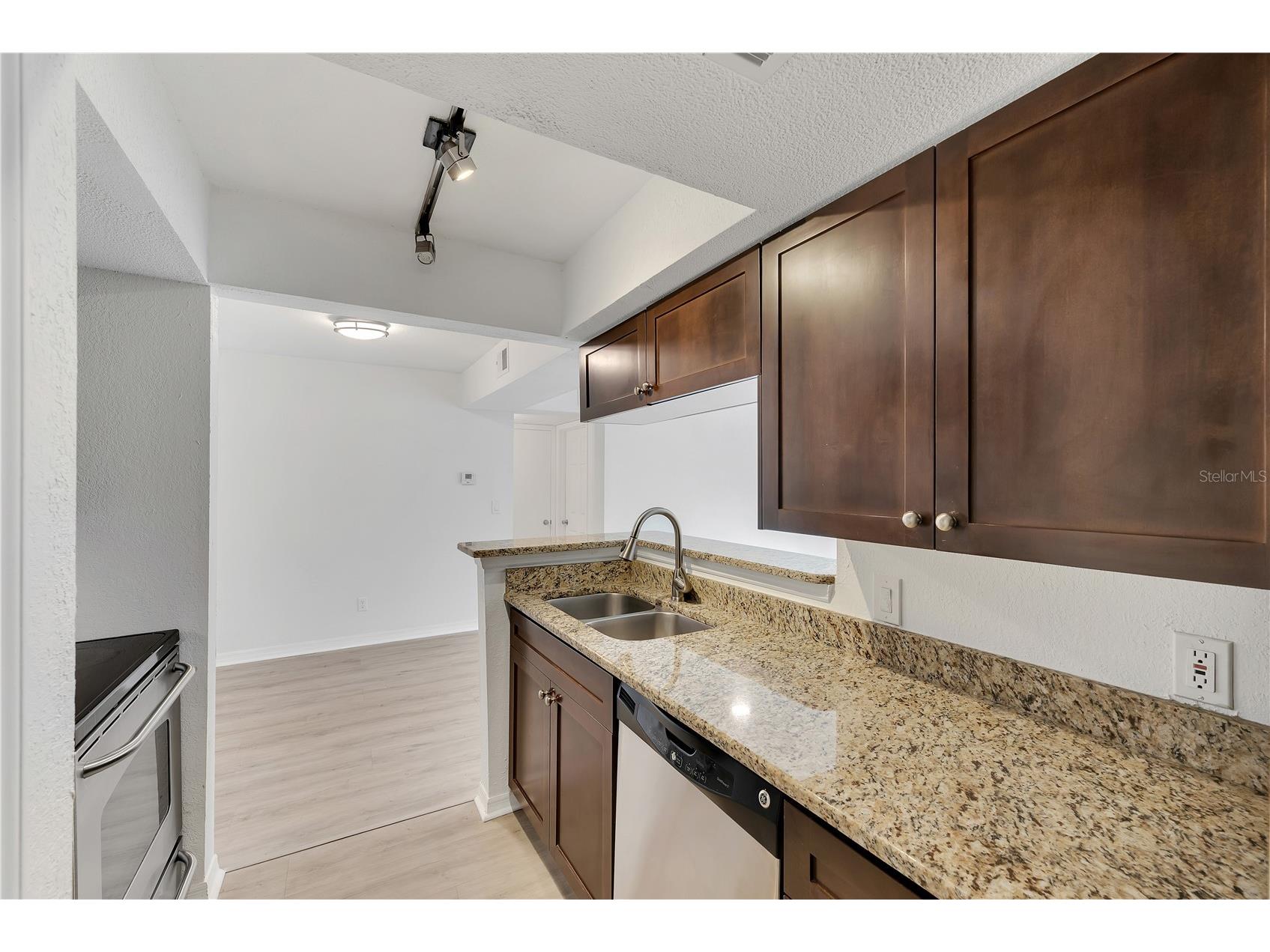 10200 Gandy Boulevard N #1205 Saint Petersburg FL 33702 TB8526138 image10
