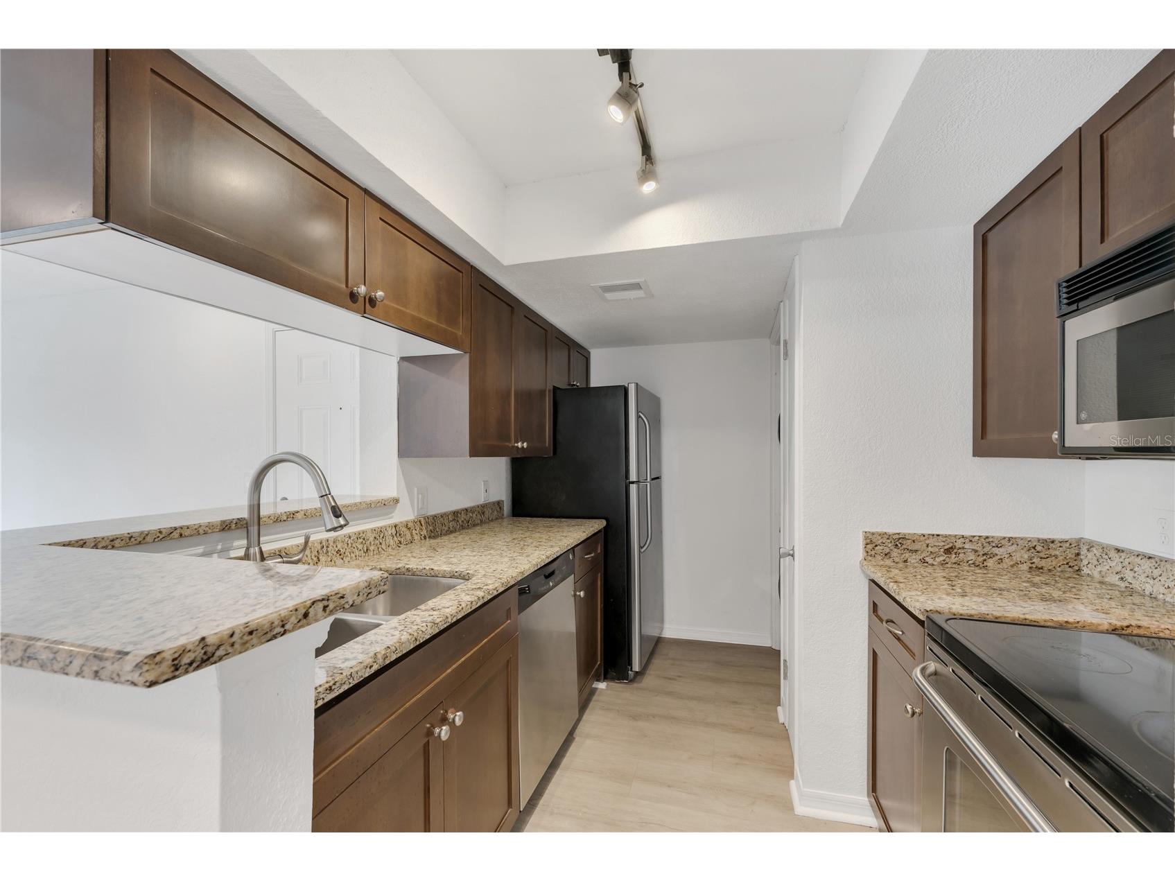 10200 Gandy Boulevard N #1205 Saint Petersburg FL 33702 TB8526138 image8