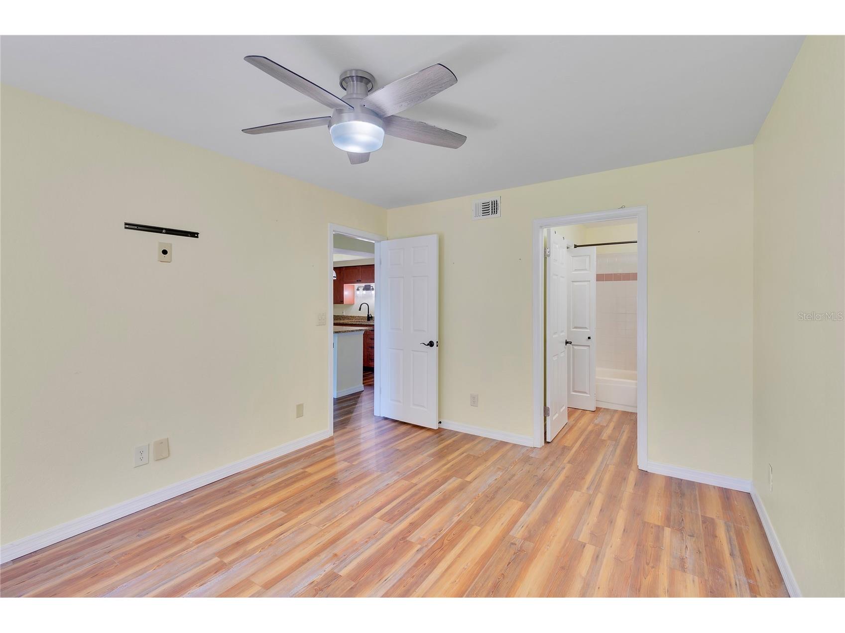 10200 Gandy Boulevard N #705 Saint Petersburg FL 33702 TB8529515 image11