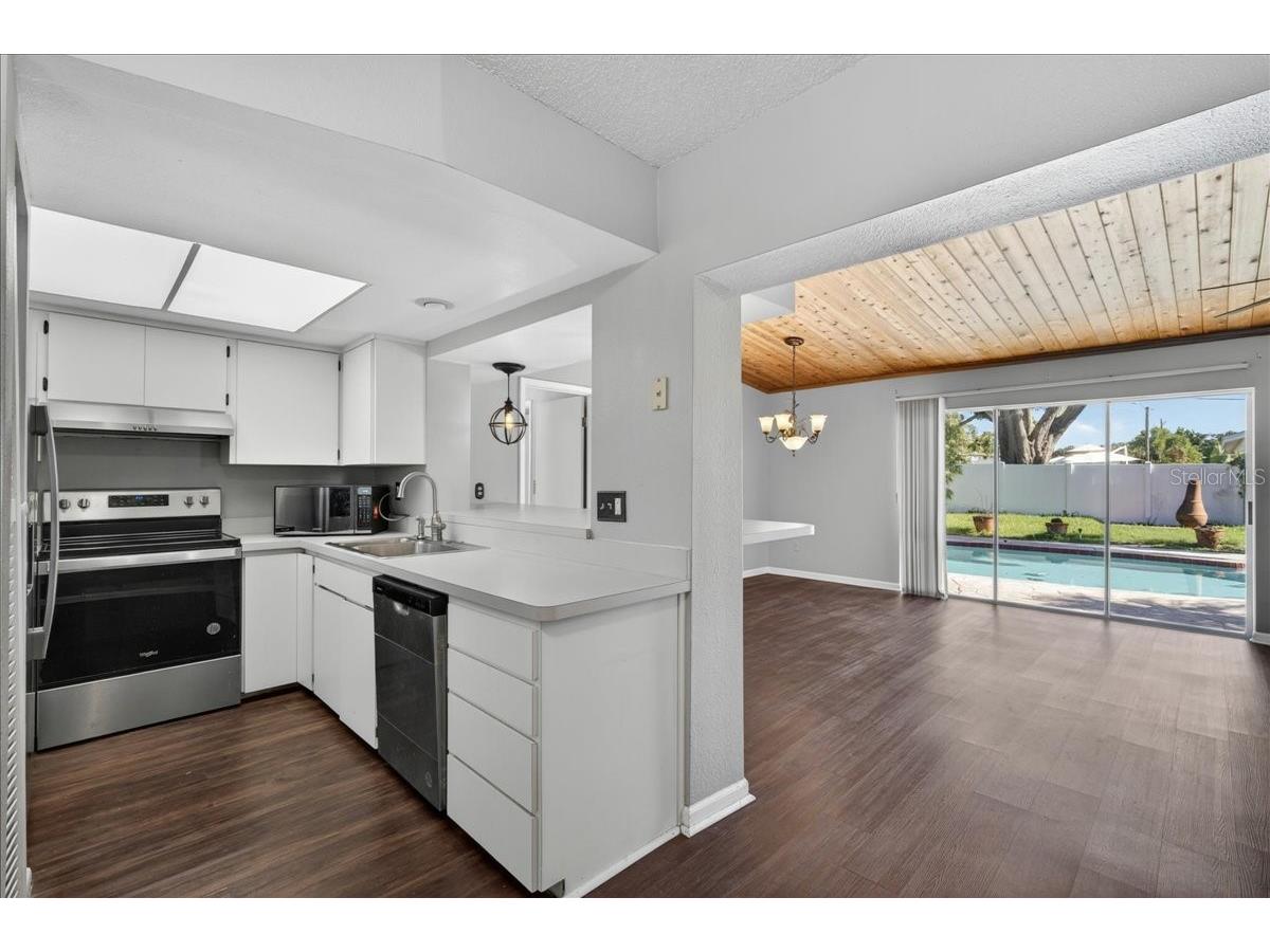 10202 56th Street N Pinellas Park FL 33782 TB8521932 image10