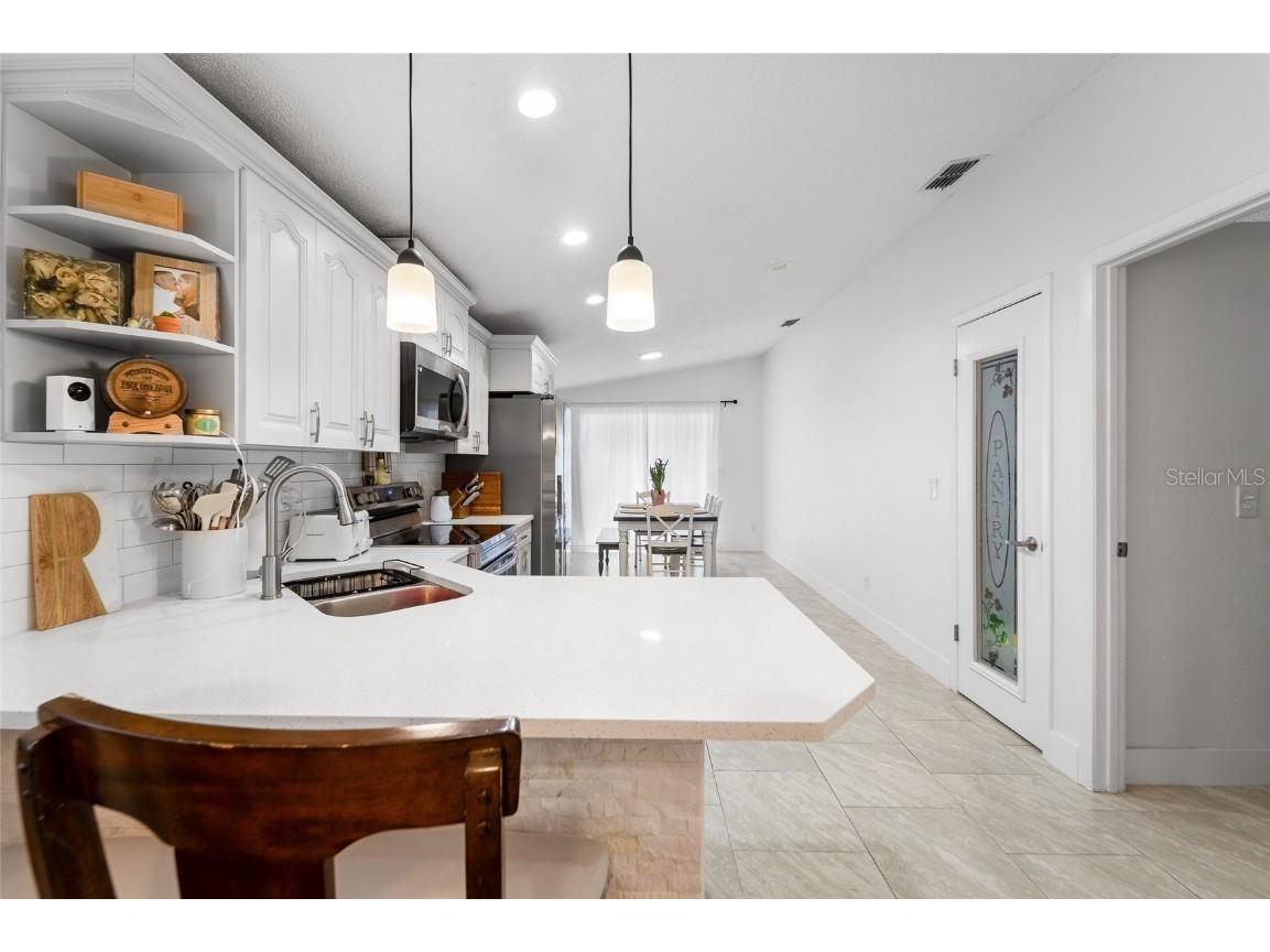 10202 Bellhurst Court Tampa FL 33615 TB8395803 image12