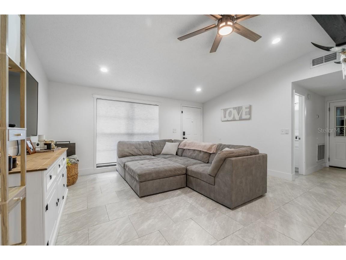 10202 Bellhurst Court Tampa FL 33615 TB8395803 image17