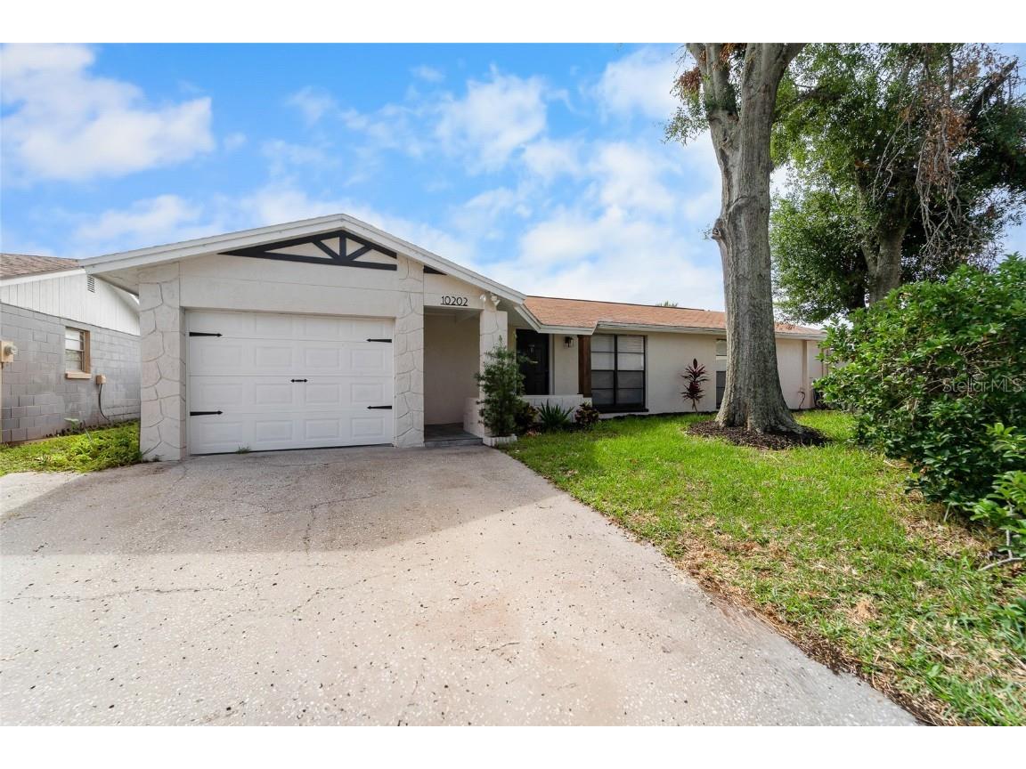 10202 Bellhurst Court Tampa FL 33615 TB8395803 image2