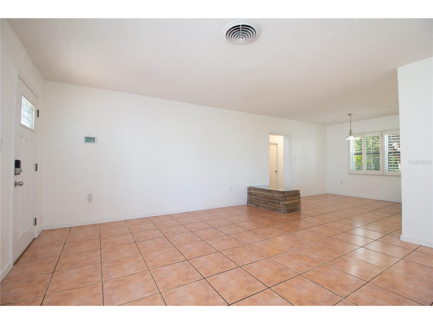 10202 N Boulevard Tampa FL 33612 TB8481206 image12