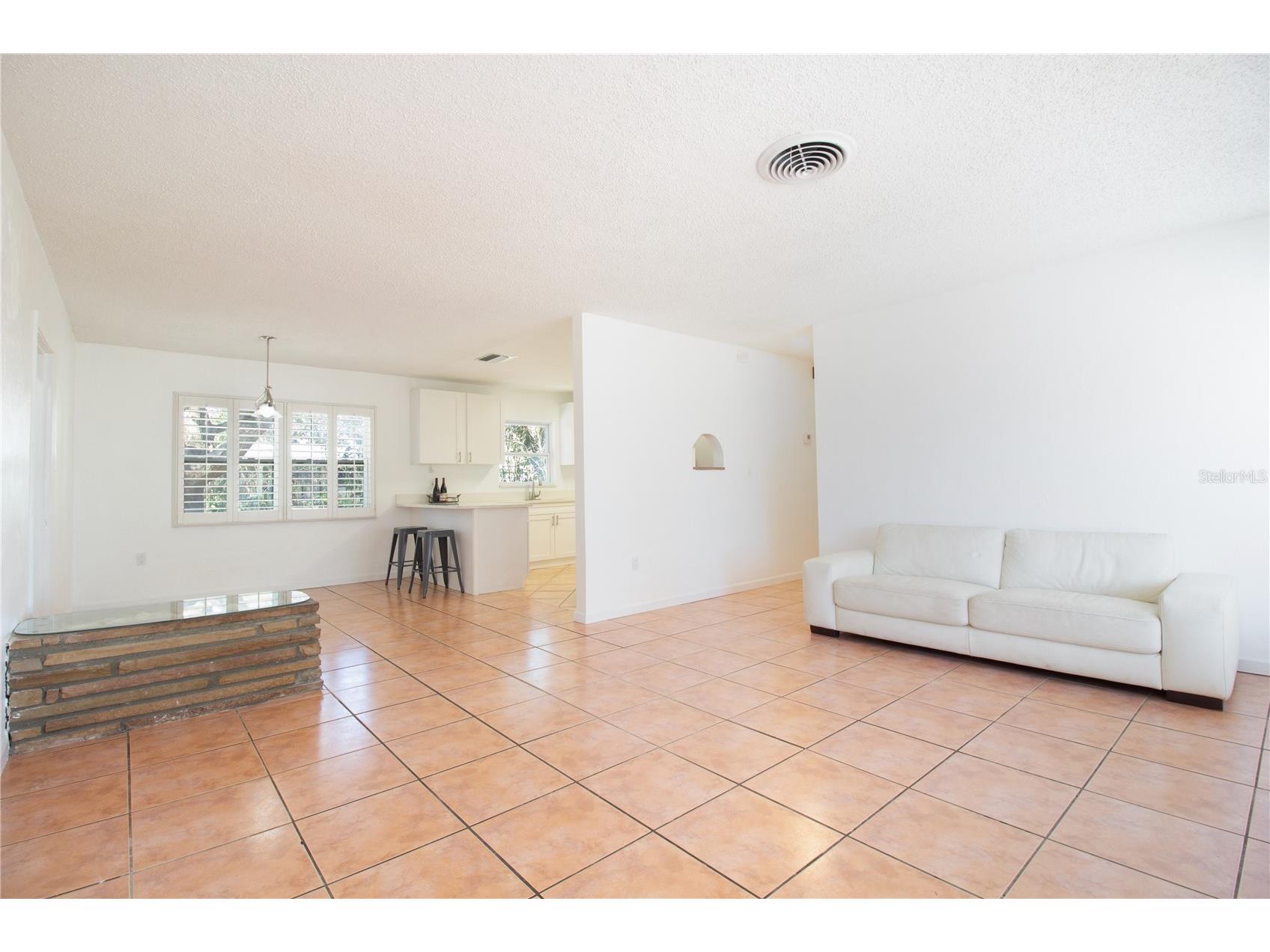 10202 N Boulevard Tampa FL 33612 TB8481206 image4