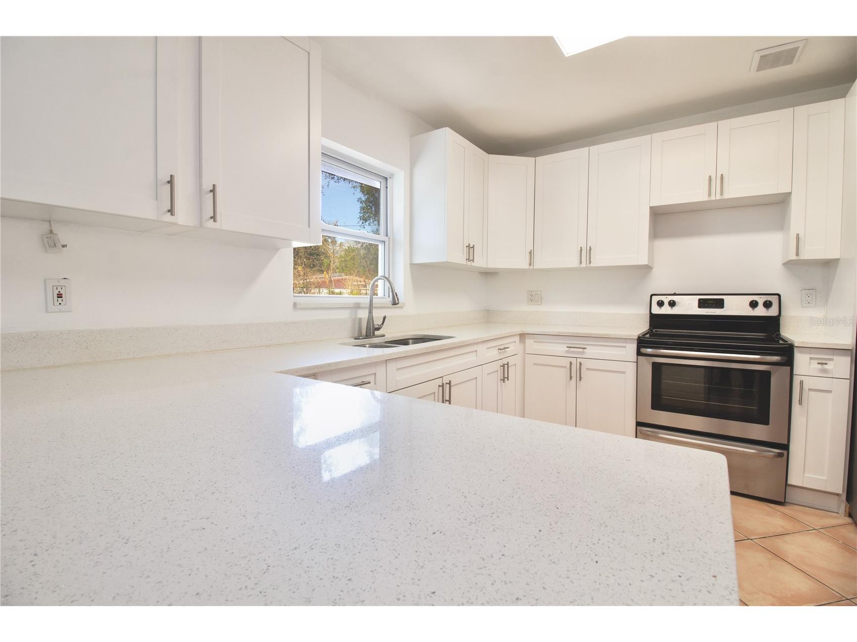 10202 N Boulevard Tampa FL 33612 TB8481206 image7