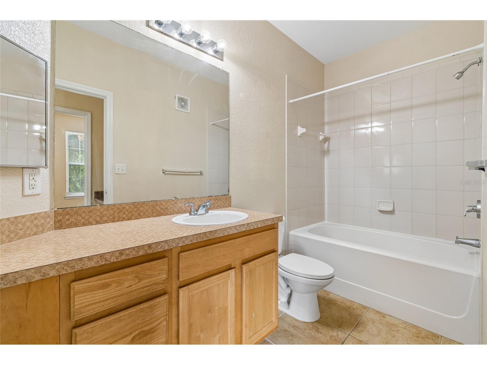 10203 Courtney Palms Boulevard #103 Tampa FL 33619 TB8514963 image28