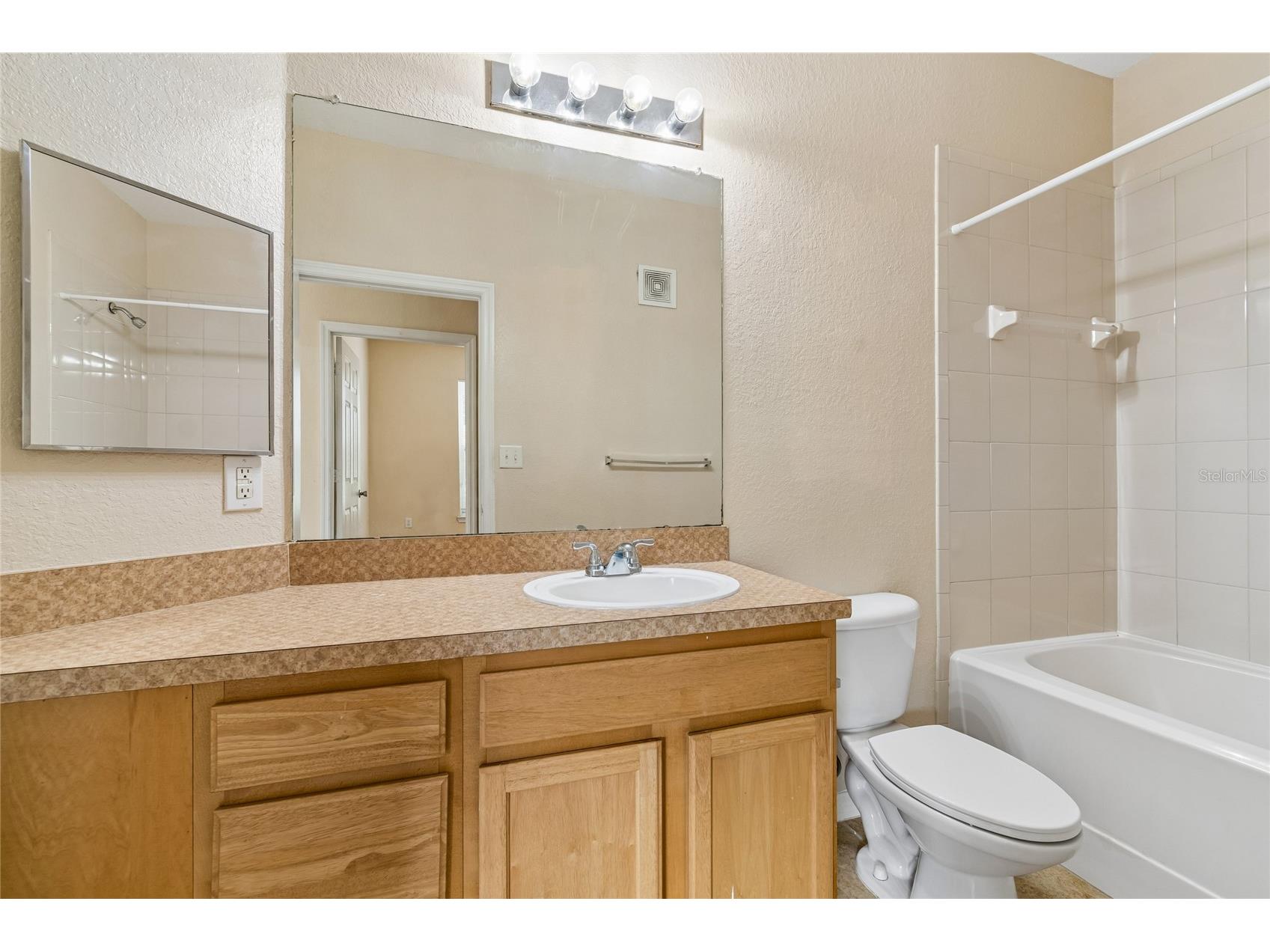10203 Courtney Palms Boulevard #103 Tampa FL 33619 TB8514963 image29