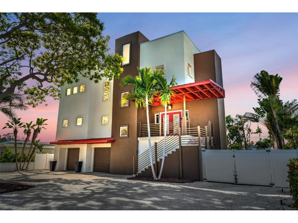 10206 4th Street E Treasure Island FL 33706 - BOCA CIEGA BAY TB8447858 image1