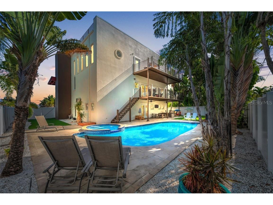 10206 4th Street E Treasure Island FL 33706 - BOCA CIEGA BAY TB8447858 image2