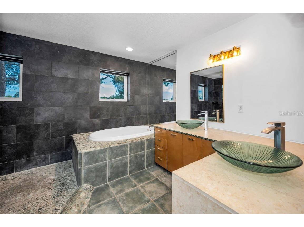 10206 4th Street E Treasure Island FL 33706 - BOCA CIEGA BAY TB8447858 image23