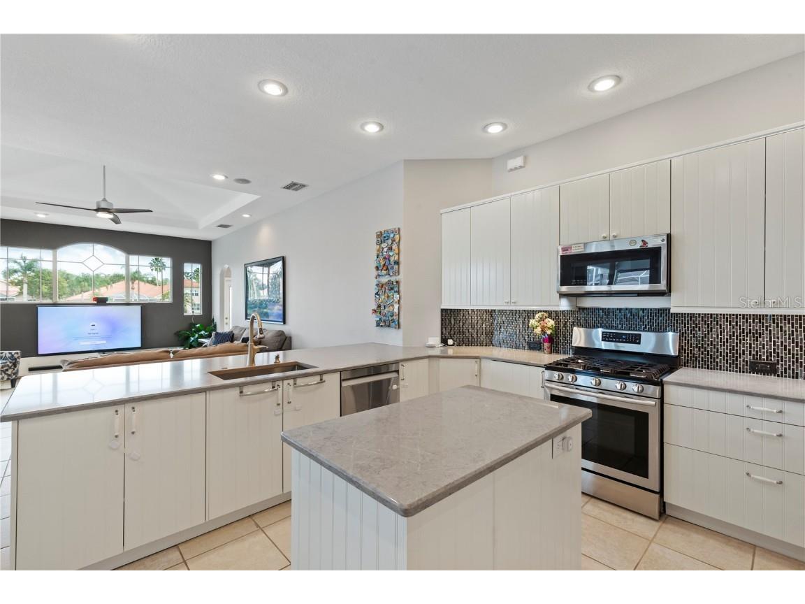 10209 Waterside Oaks Drive Tampa FL 33647 TB8428614 image16