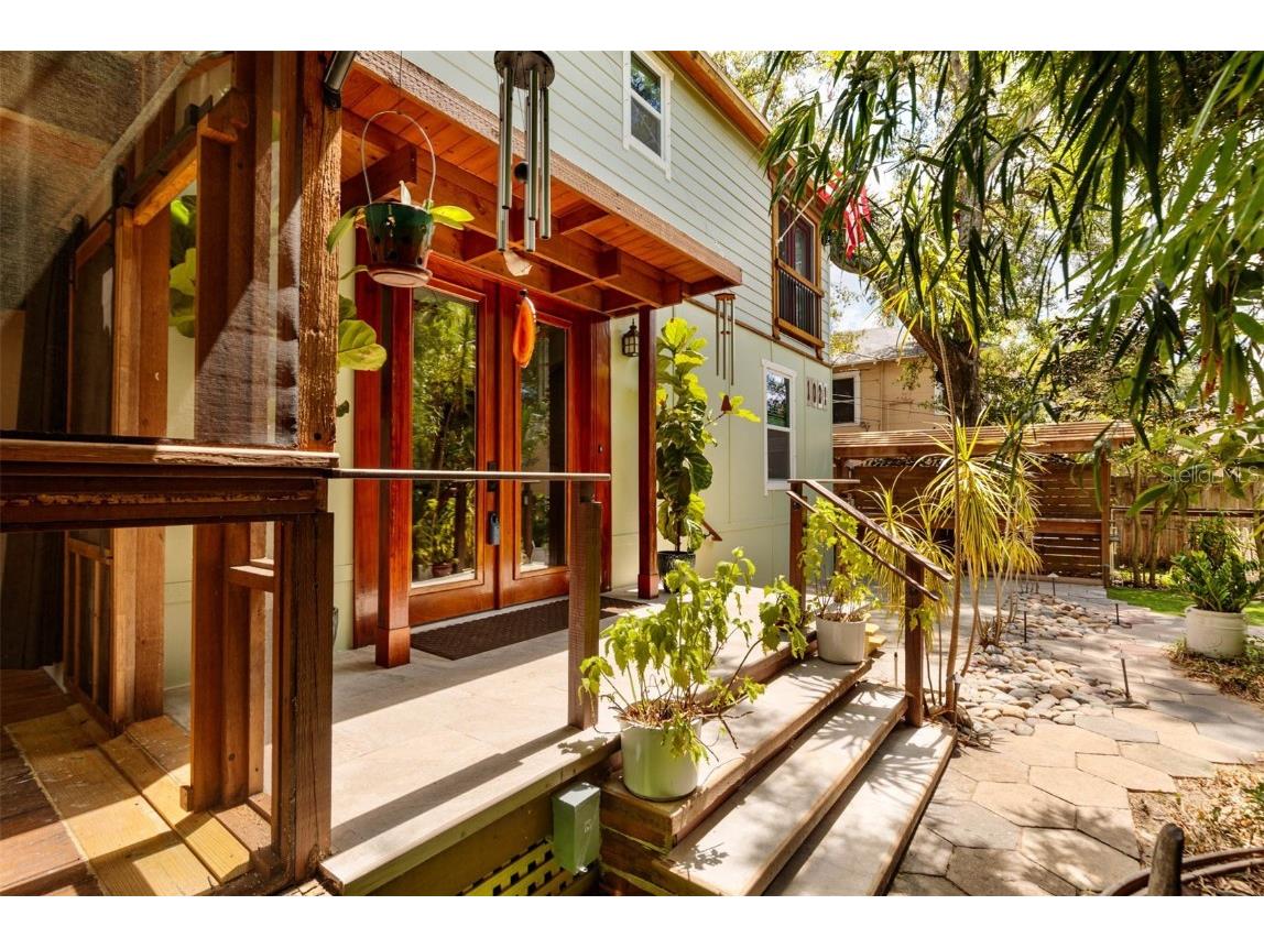 1021 7th Street N Saint Petersburg FL 33701 U8211770 image1