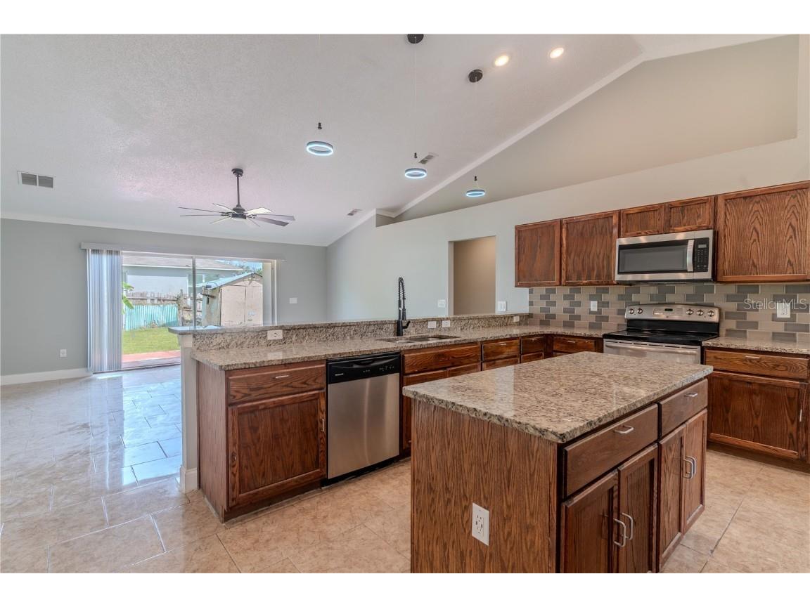 1021 Cannes Drive Kissimmee FL 34759 P4935645 image10