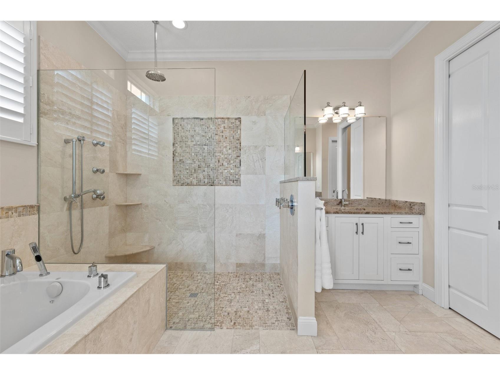 1021 Crescent Street #1 Sarasota FL 34242 A4676253 image24