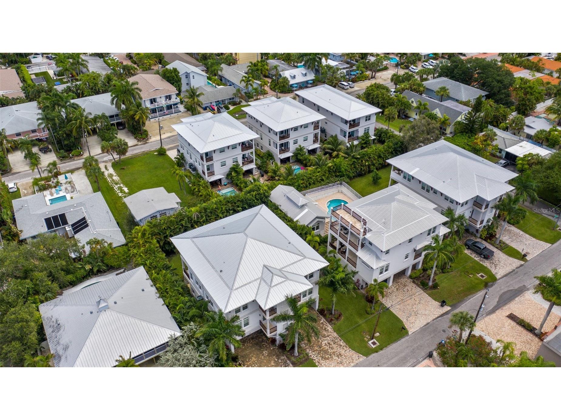 1021 Crescent Street #1 Sarasota FL 34242 A4676253 image40
