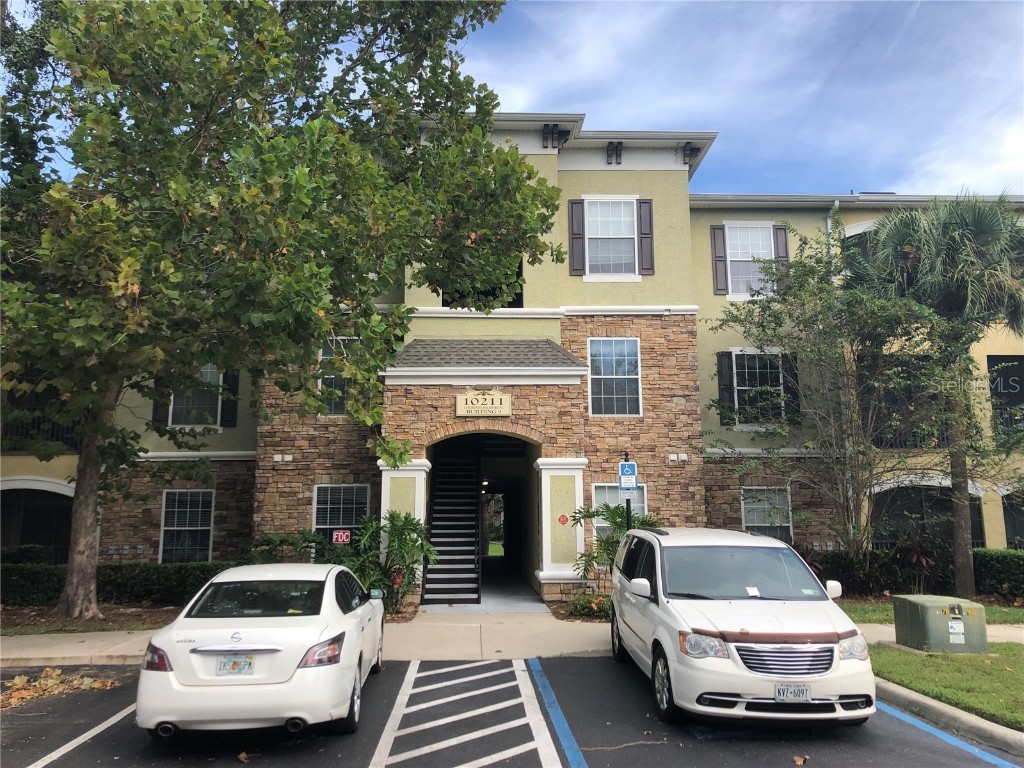 10211 Courtney Palms Boulevard #104 Tampa FL 33619 T3444236 image1