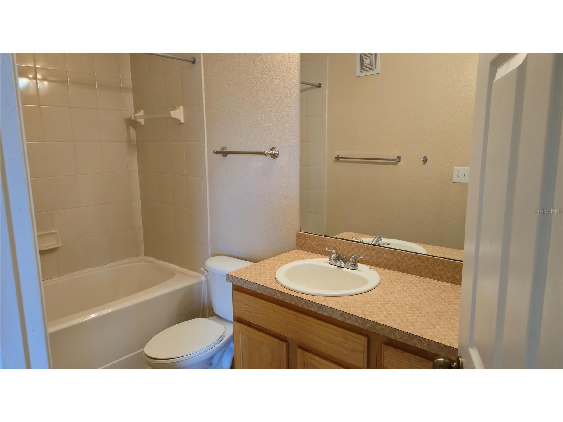 10211 Courtney Palms Boulevard #304 Tampa FL 33619 TB8519176 image15