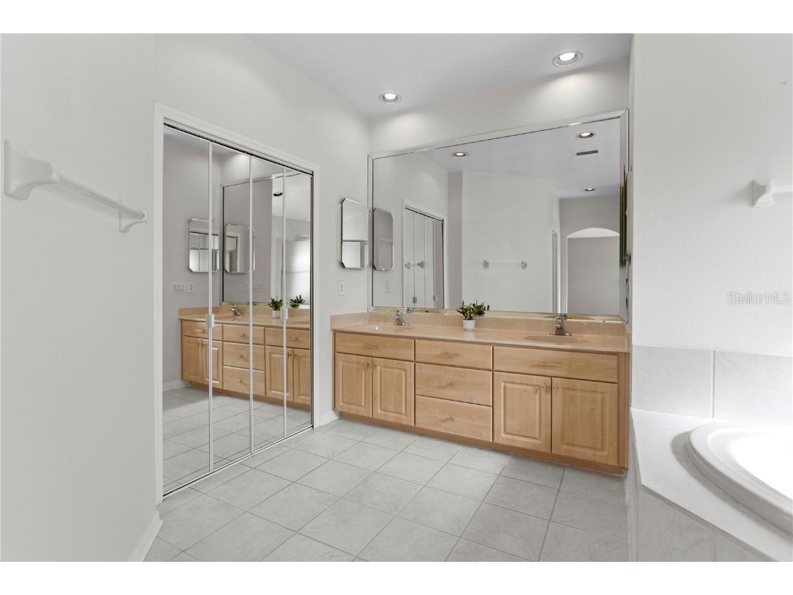 10211 Quails Landing Avenue Tampa FL 33647 TB8433090 image86