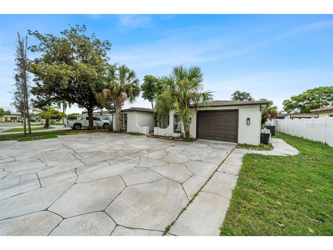 10211 Regency Park Boulevard Port Richey FL 34668 T3545946 image1