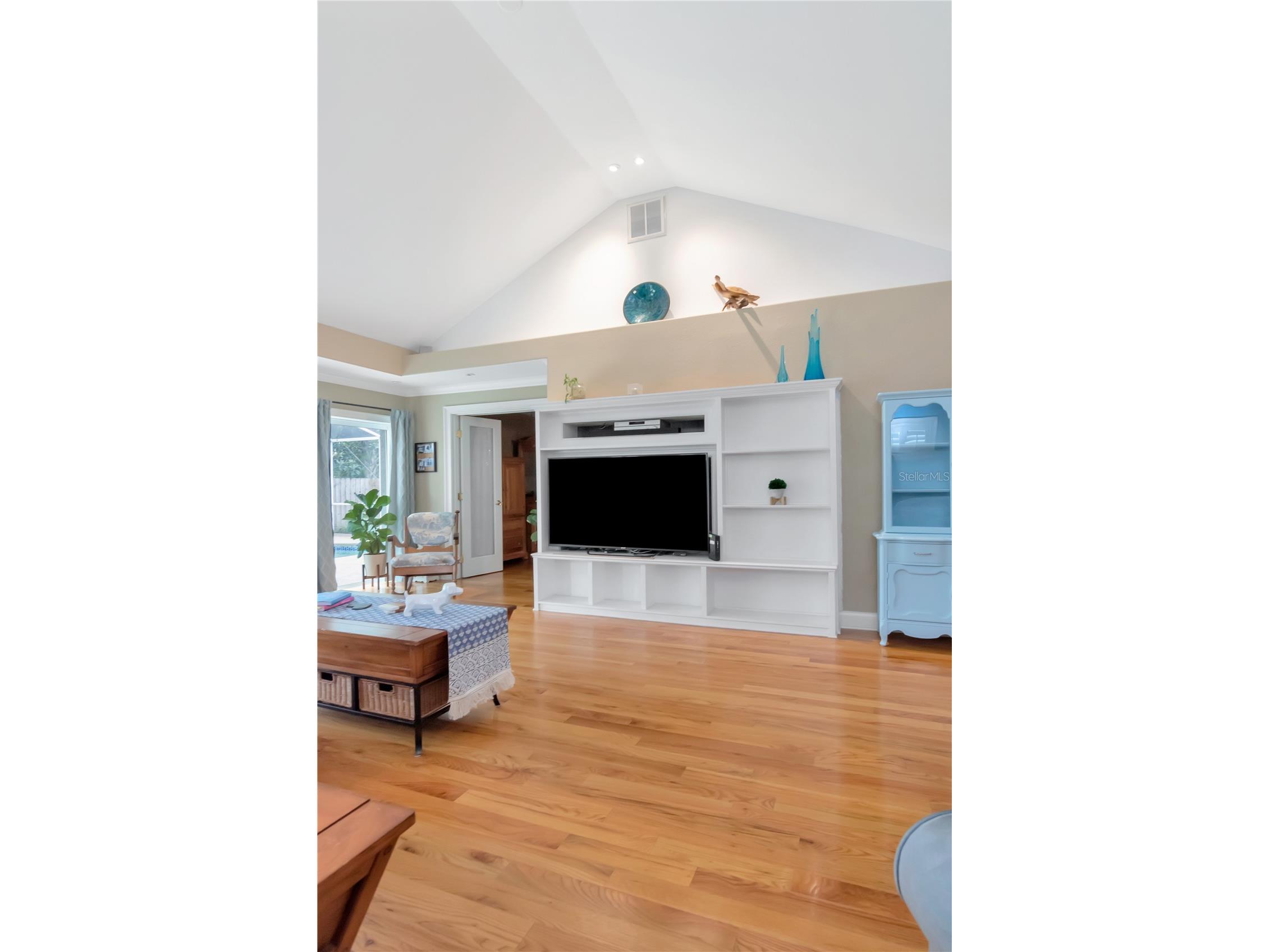 10212 Newport Circle Tampa FL 33612 TB8481786 image18