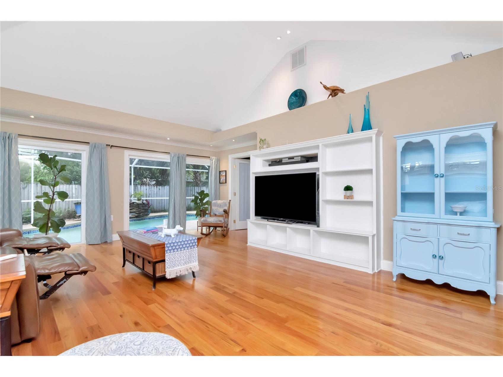 10212 Newport Circle Tampa FL 33612 TB8481786 image20