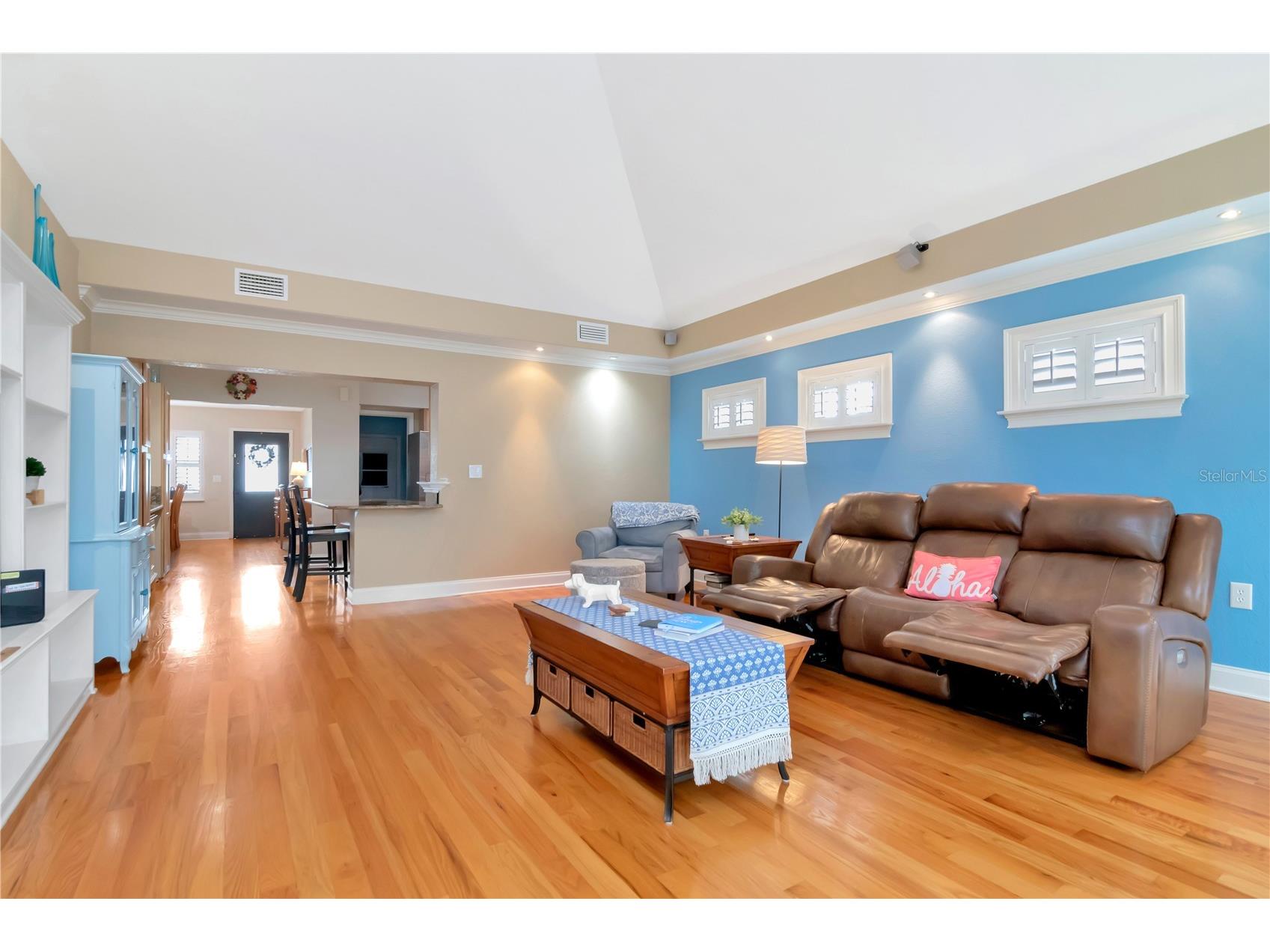 10212 Newport Circle Tampa FL 33612 TB8481786 image21