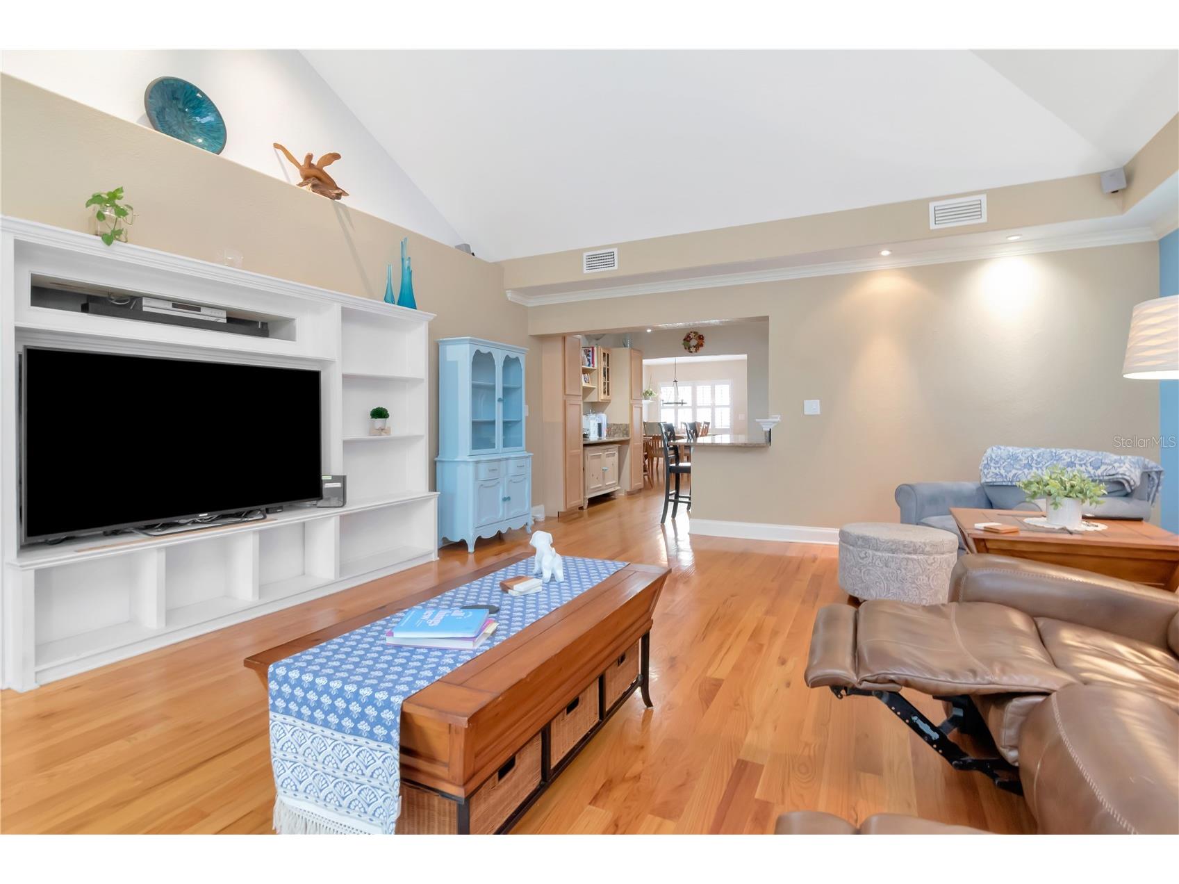 10212 Newport Circle Tampa FL 33612 TB8481786 image22