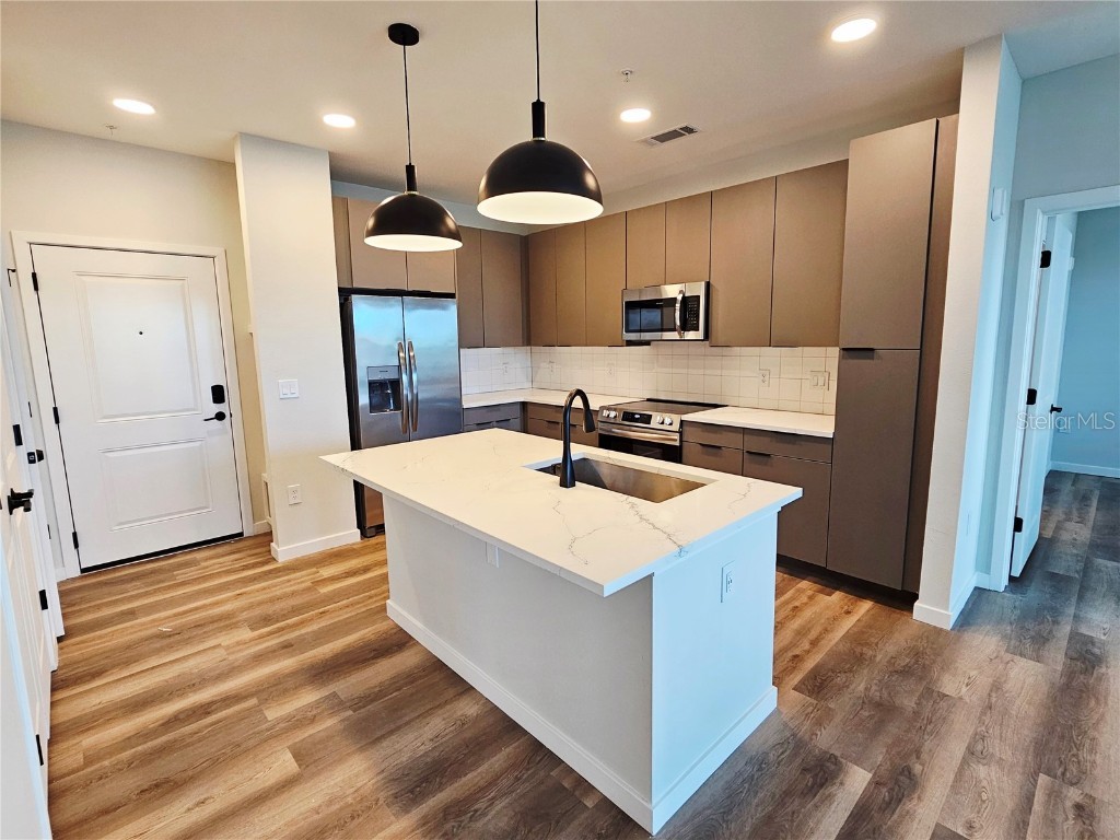 10215 Estuary Lakes Drive #120 Tampa FL 33619 TB8407509 image1