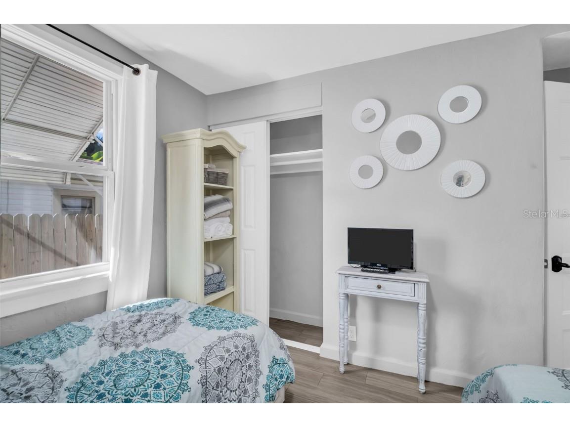 1022 10th Avenue N Saint Petersburg FL 33705 TB8437749 image20