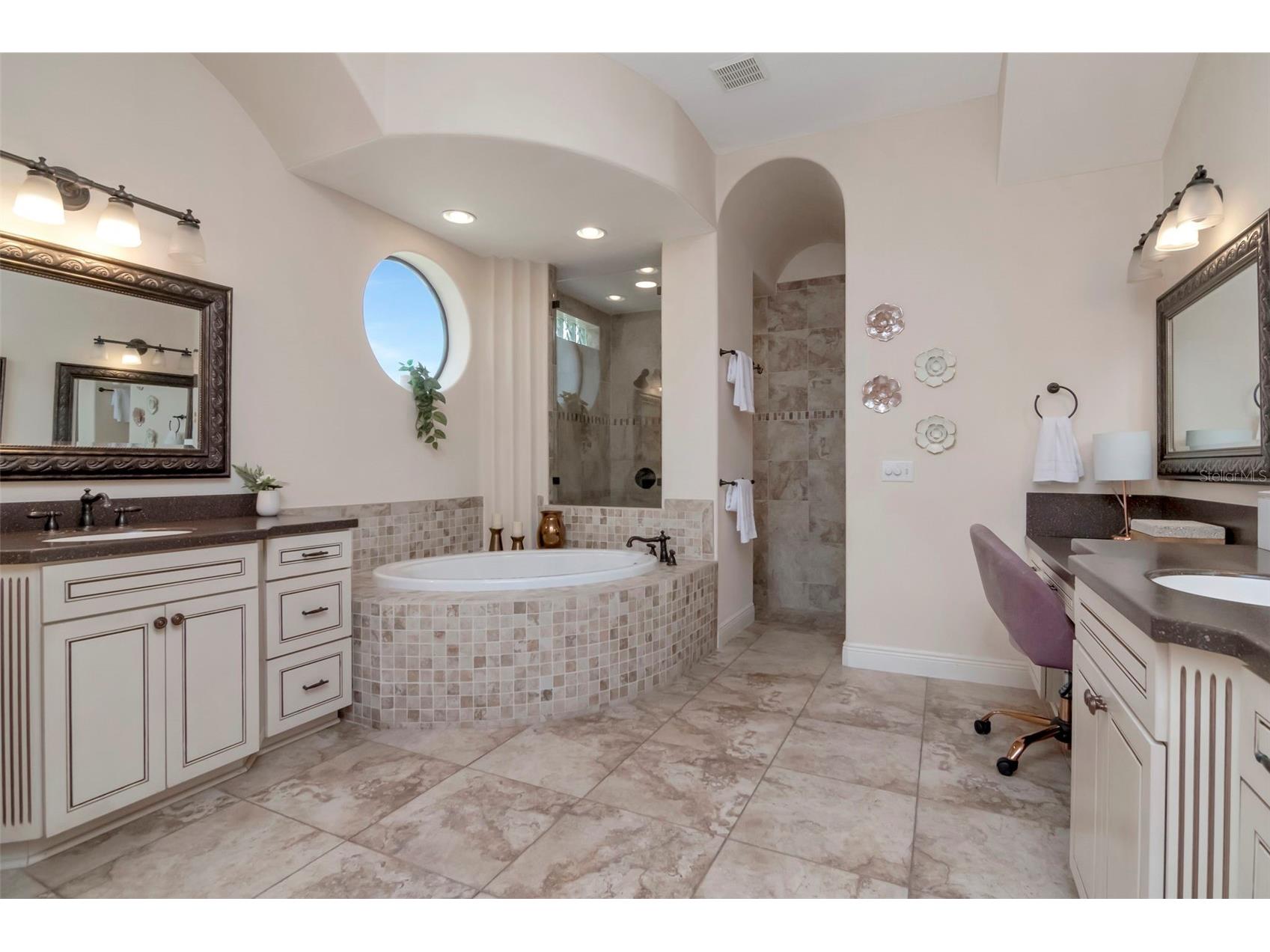 1022 Emerald Creek Drive Valrico FL 33596 TB8484278 image44