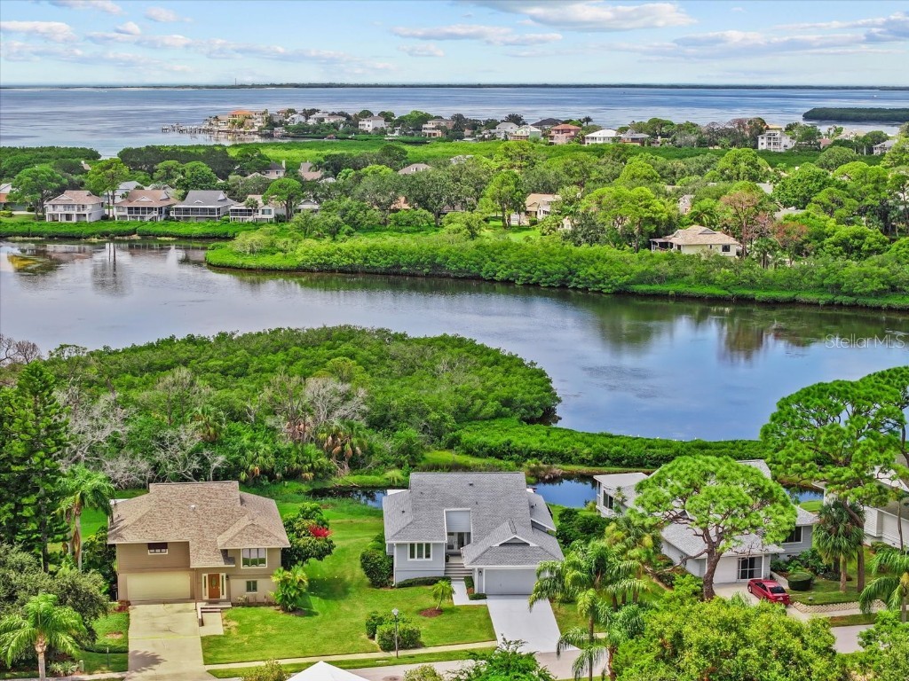 1022 Lake Avoca Drive Tarpon Springs FL 34689 - LAKE AVOCA TB8301048 image1