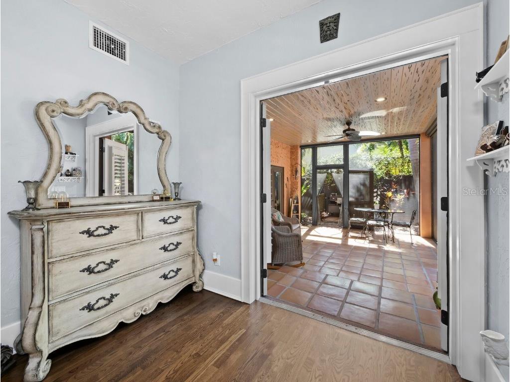 1022 S Osprey Avenue Sarasota FL 34236 A4666624 image17