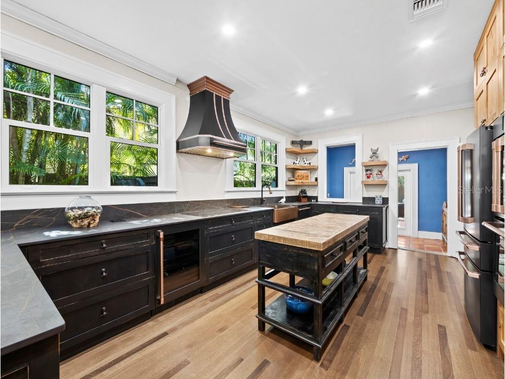 1022 S Osprey Avenue Sarasota FL 34236 A4666624 image7