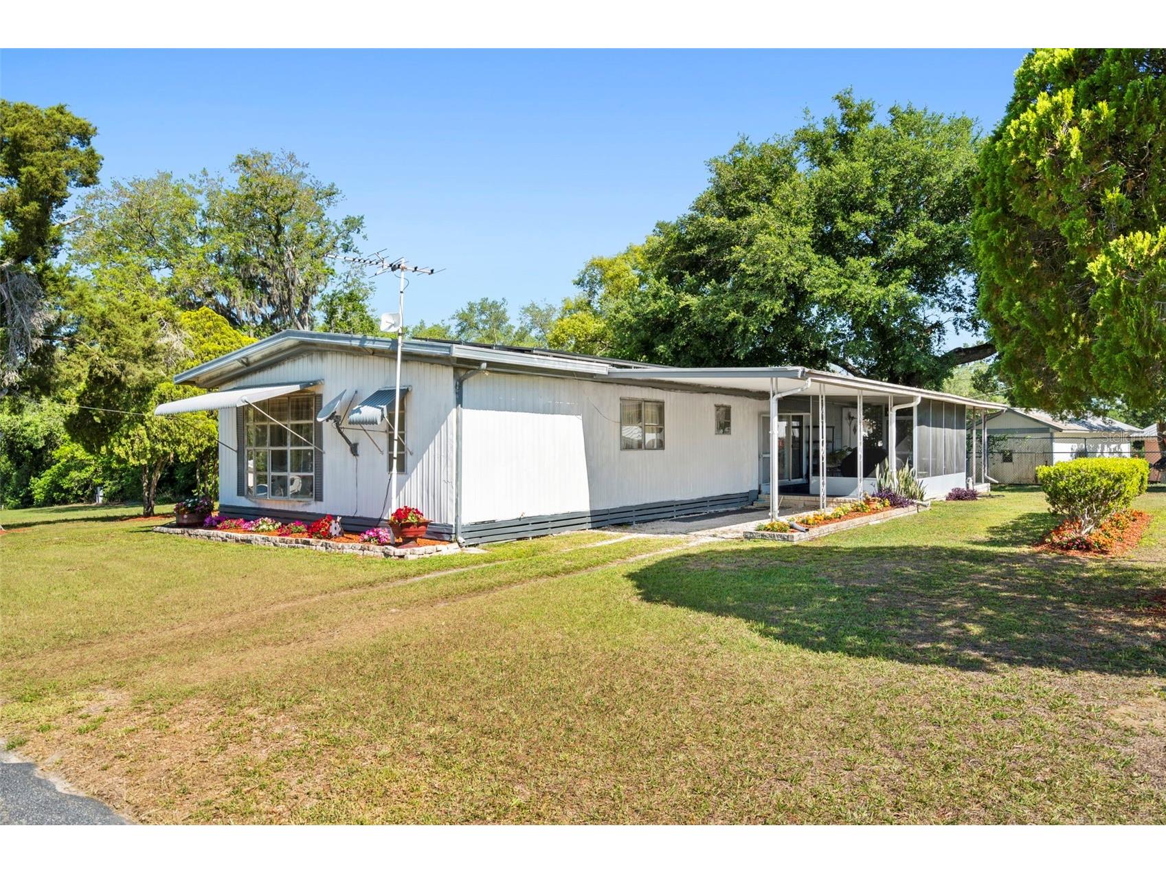 10220 Wellington Avenue Dade City FL 33525 W7885127 image1