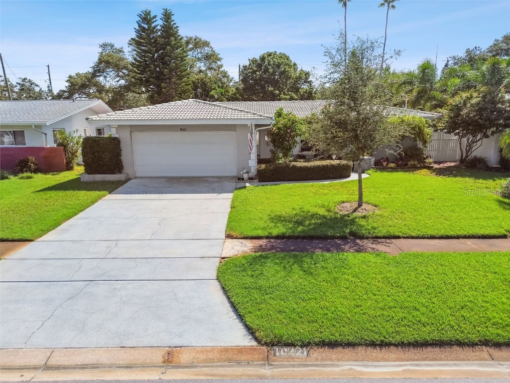10221 Imperial Point Drive E Largo FL 33774 TB8305852 image1