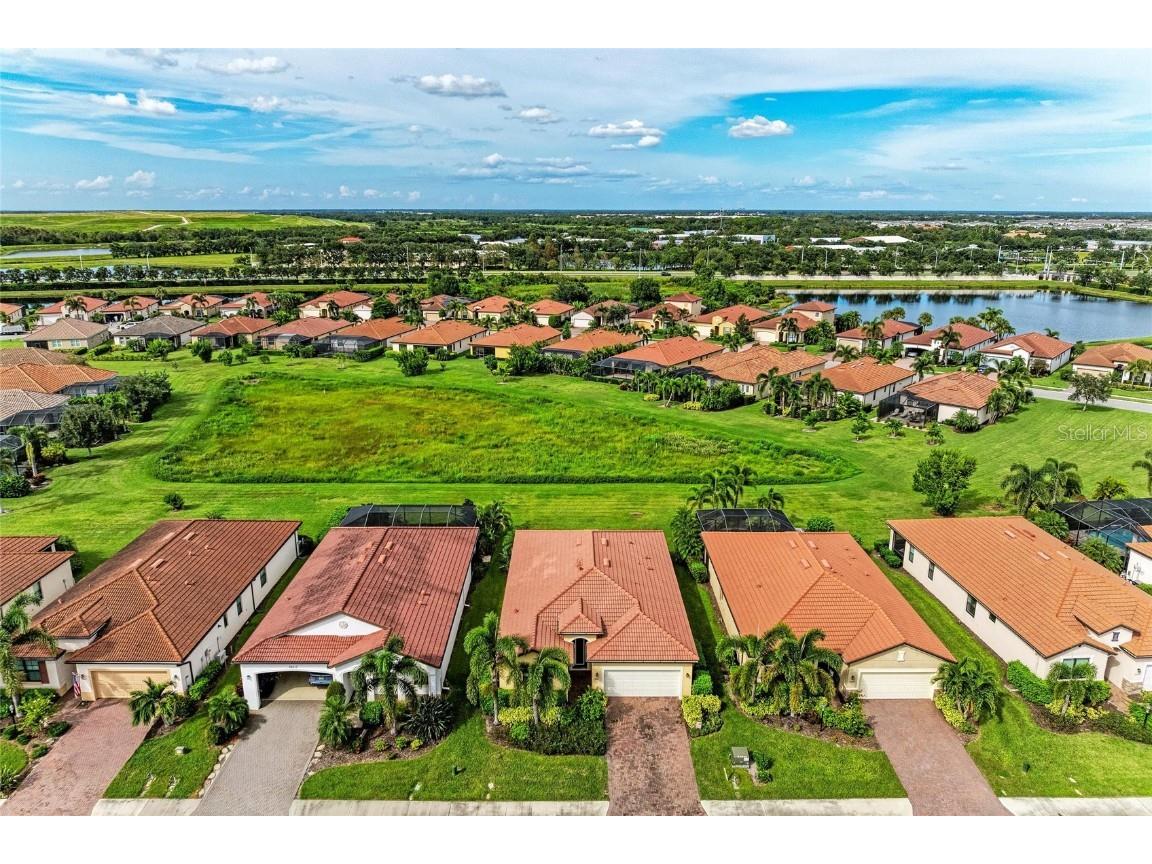 10221 Loch Lomond Drive Bradenton FL 34211 A4665953 image2