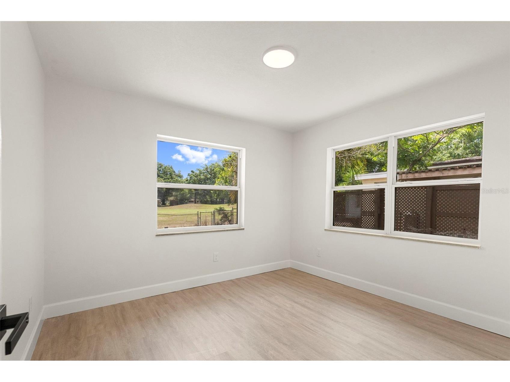 10221 N Fleetwood Drive Tampa FL 33612 TB8510927 image25