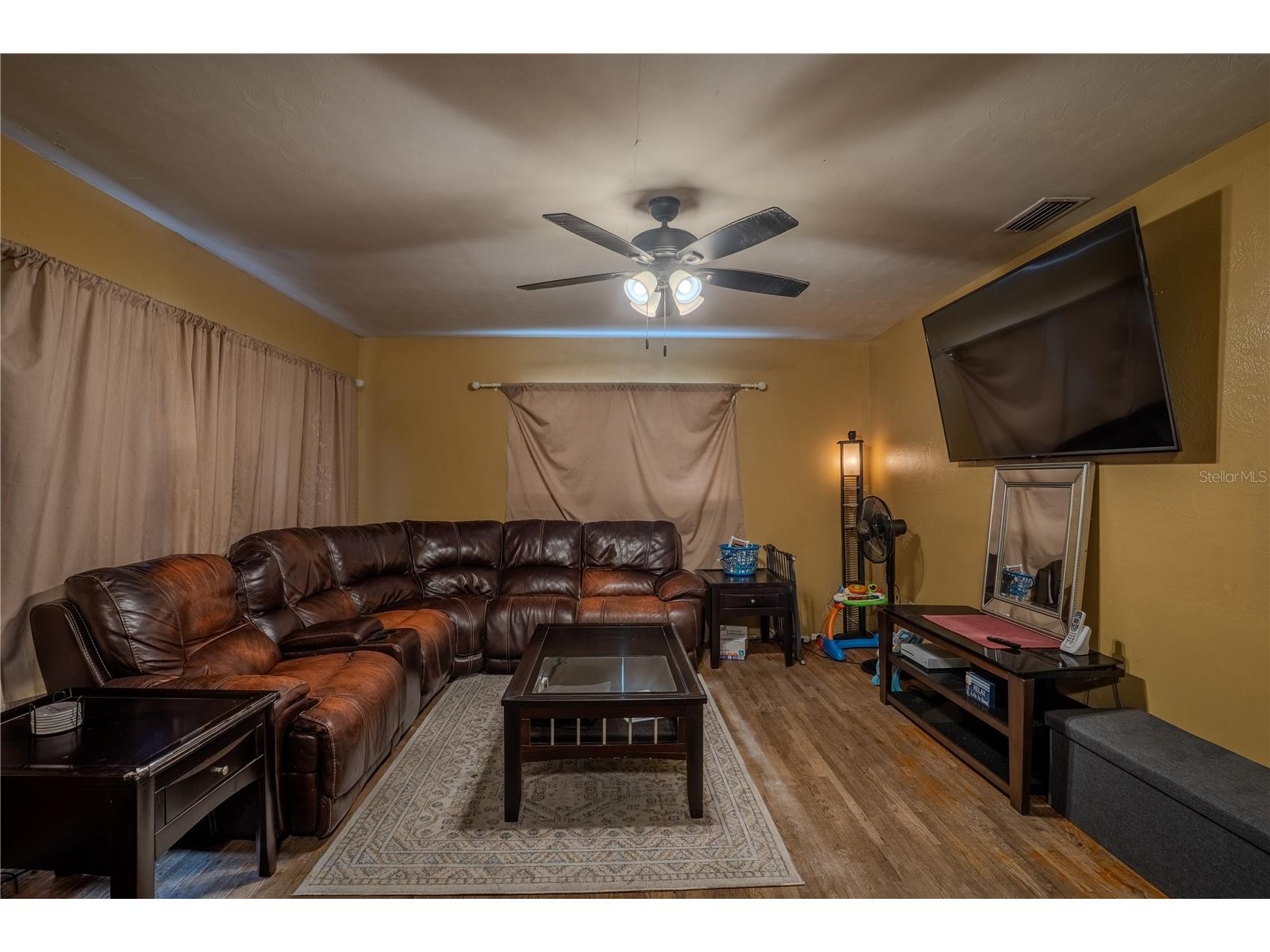 1023 Biltmore Drive Winter Haven FL 33881 - LAKE JESSIE P4936398 image3
