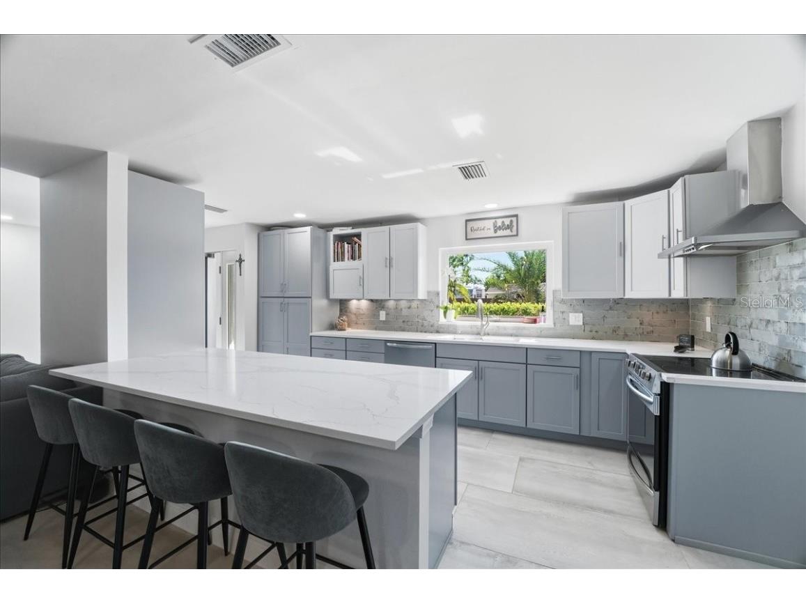 1023 El Valle Avenue Fort Myers FL 33919 A4674485 image16