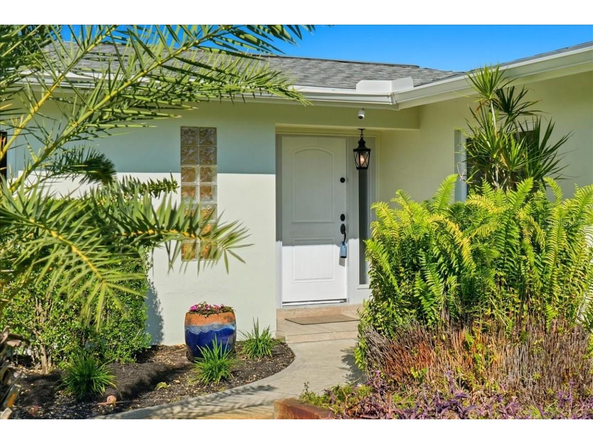 1023 El Valle Avenue Fort Myers FL 33919 A4674485 image3