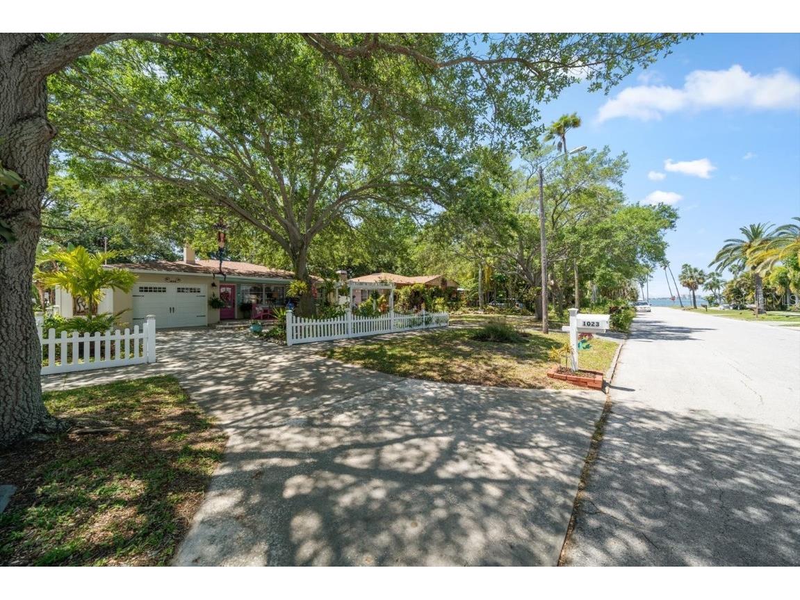 1023 Granada Street Clearwater FL 33755 - ST. JOSEPH SOUND U8240146 image1